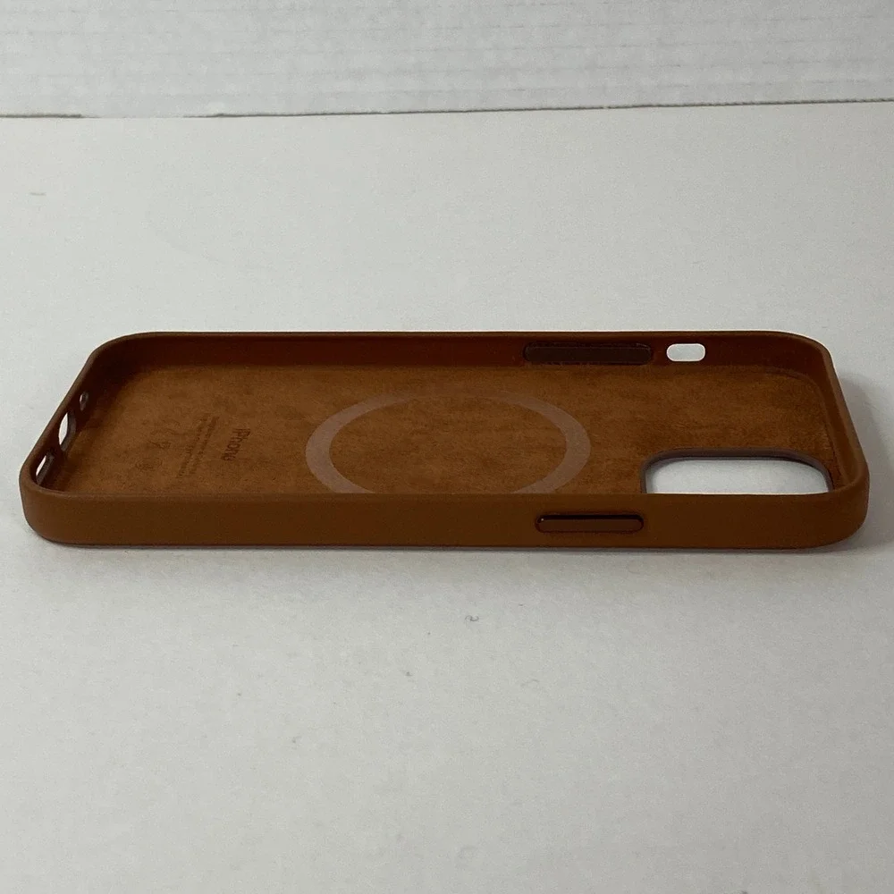 Apple iPhone 12 12 Pro Leather Case MagSafe Saddle Brown A2494 MHKF3ZM/A